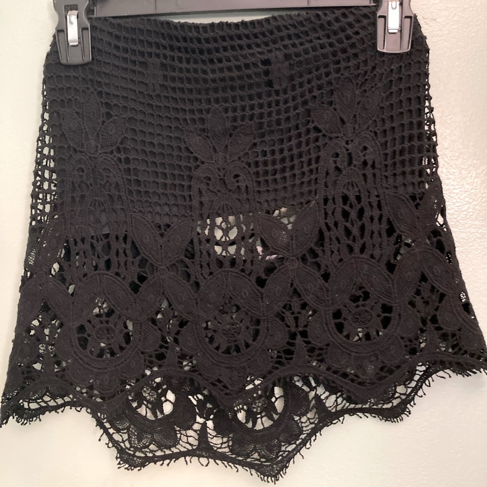 Black women’s crop top/tube top.